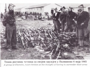 Тежак растанак четника са својим оружијем у Палманови 6. маја 1945.