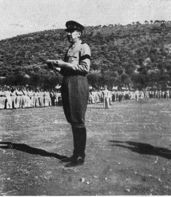 GOVOR GENERALA MIODRAGA DAMJANOVIĆA Govor generala Damjanovica pred strojem u logoru Eboli 1946.